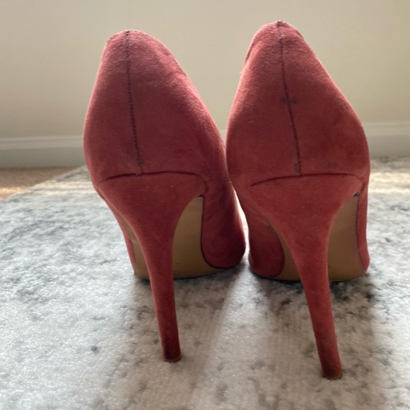 Red Heels - Picture 4 of 4